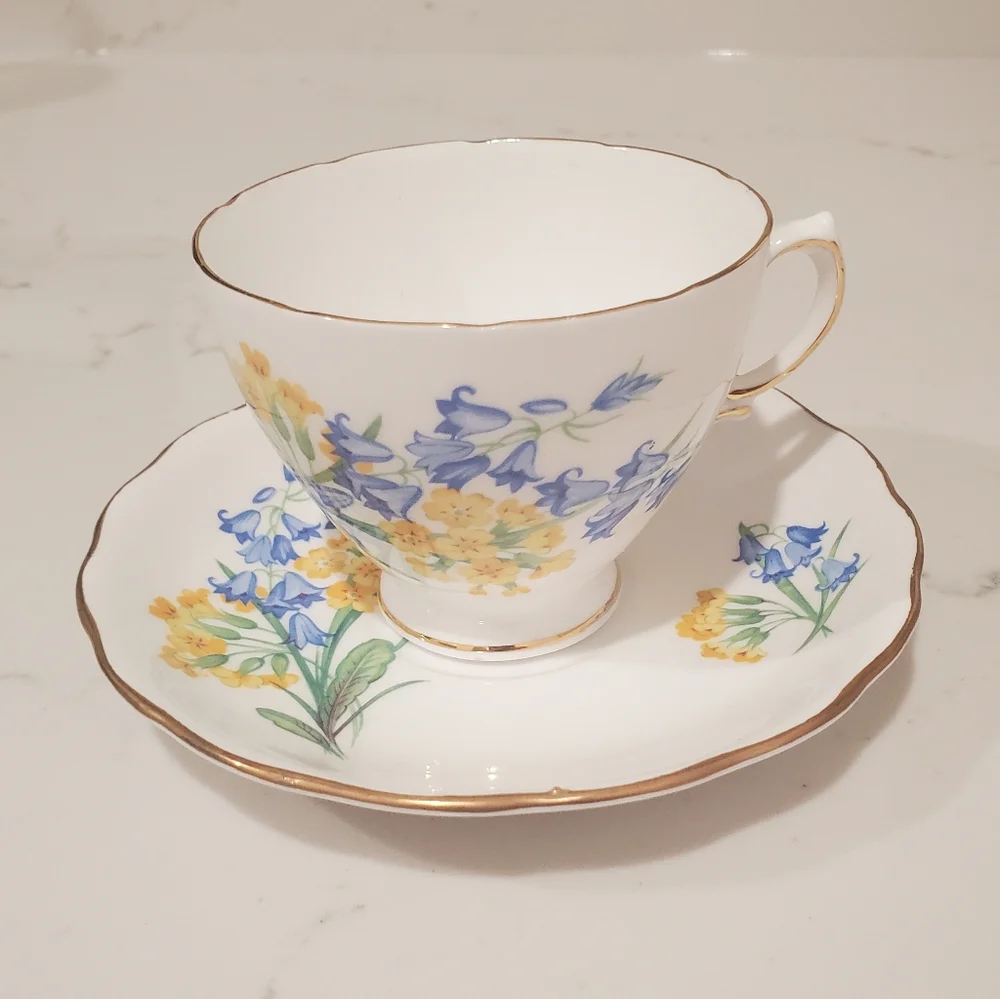 Royal Vale Bone China Tea Cup and Saucer Bluebell Yellow Primrose Gold Trim - Picture 2 of 7